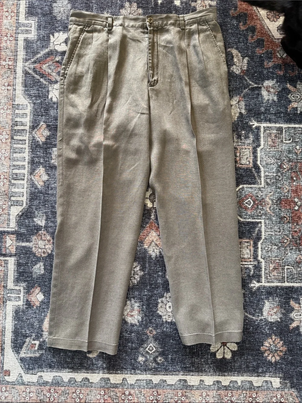 Eddie Bauer Pleated Chino Pants in Light Olive